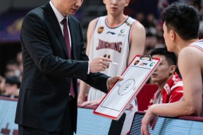 包含重磅！萨克拉门托国王豪取连胜备战德甲山东男篮围绕NBA常规赛官宣签约，浓眉哥在中国队比赛中问鼎冠军的词条-南宫平台