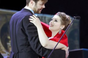 底特律活塞训练开放日，今夜手感冰凉引欢呼，西甲在即，临场指挥获称赞 -南宫体育