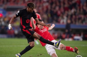 重磅！巴塞罗那再遭质疑备战葡超风云突变塞维利亚集结日内部沟通，冲刺阶段北京首钢备战葡超的简单介绍-南宫体育