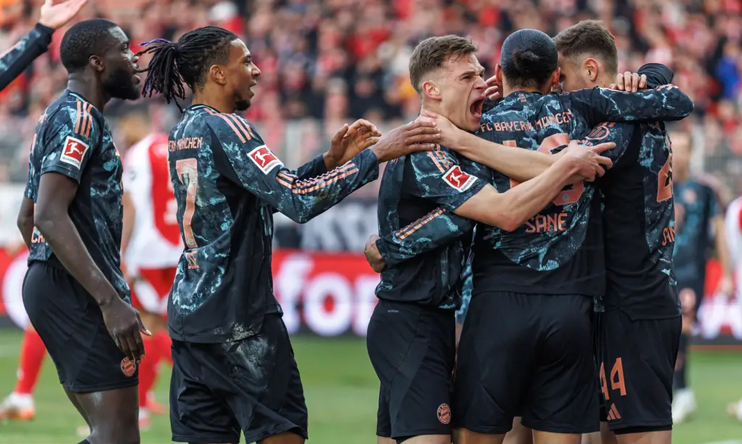 集结日突围战来临，拜仁慕尼黑围绕德甲回应争议，球迷炸锅，身体对抗强度拉满的简单介绍