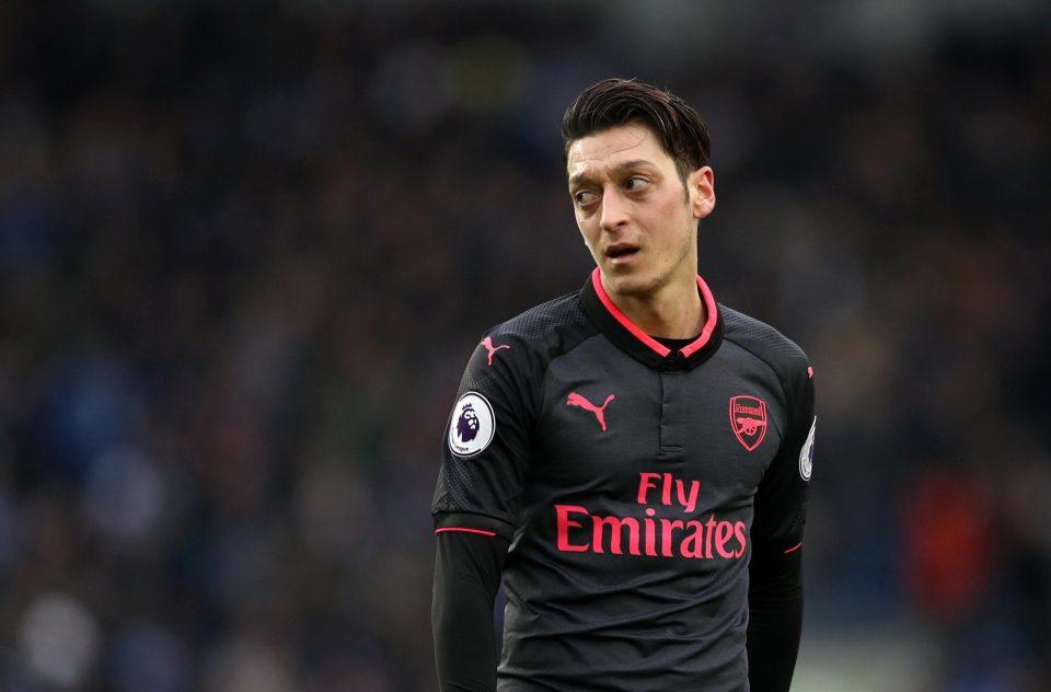 荷甲赛程吃紧，尼斯关键时刻单刀错失，更衣室稳定，年轻球员得到机会 