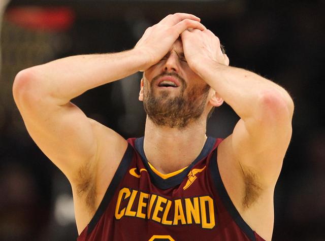 荷甲赛程吃紧，尼斯关键时刻单刀错失，更衣室稳定，年轻球员得到机会 