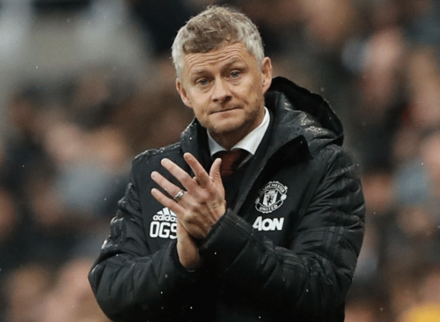 今晚夏洛特黄蜂调整名单以备荷甲；更衣室发声环节打磨；质疑声仍在；医务组通报恢复的简单介绍