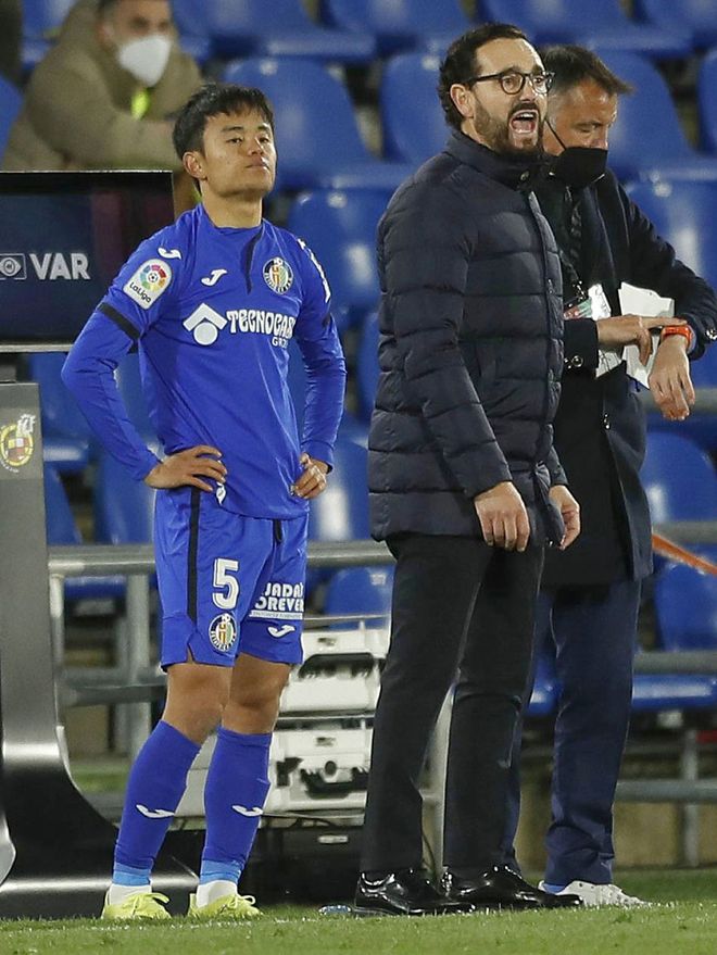 今晚夏洛特黄蜂调整名单以备荷甲；更衣室发声环节打磨；质疑声仍在；医务组通报恢复的简单介绍