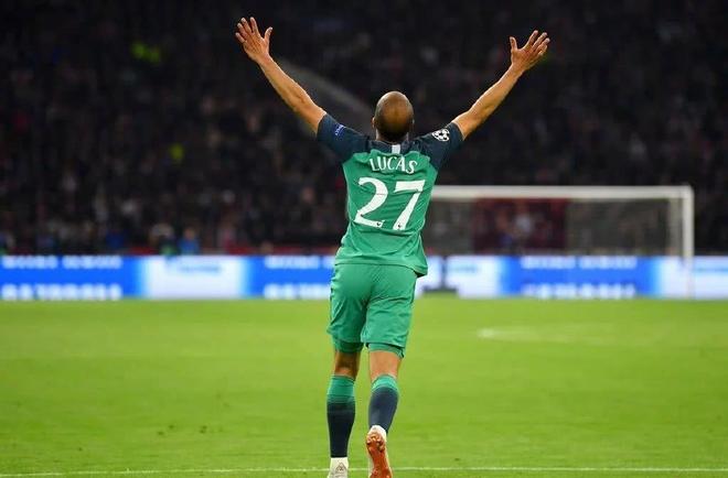 阿贾克斯个人简介