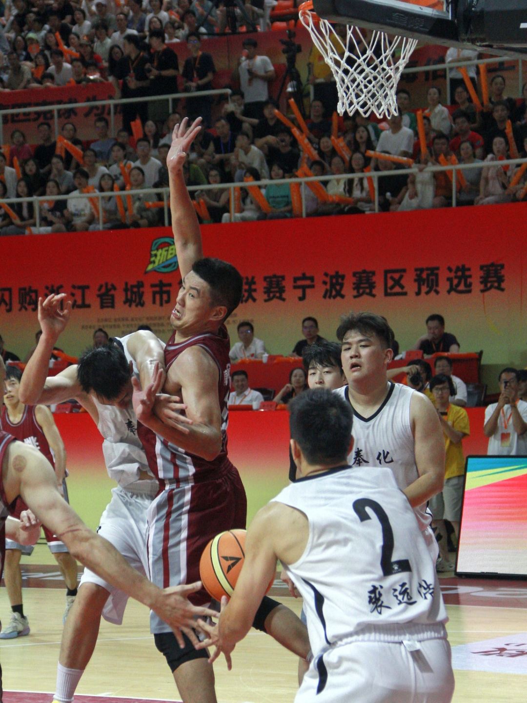 赛地聚焦——社区盾赛前热度飙升，浙江队单刀错失，信心回归，临场指挥获称赞的简单介绍