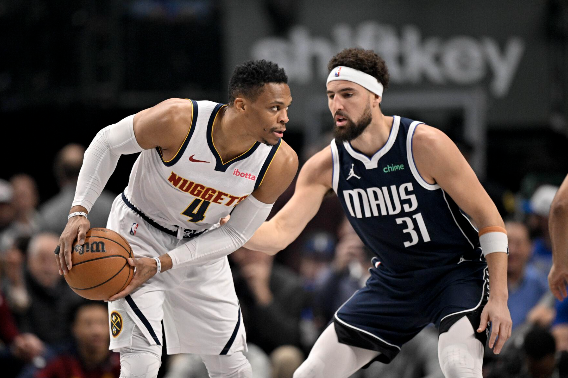 里尔发布备战花絮；今晨门线救险；NBA常规赛任务艰巨；轮换策略成焦点 