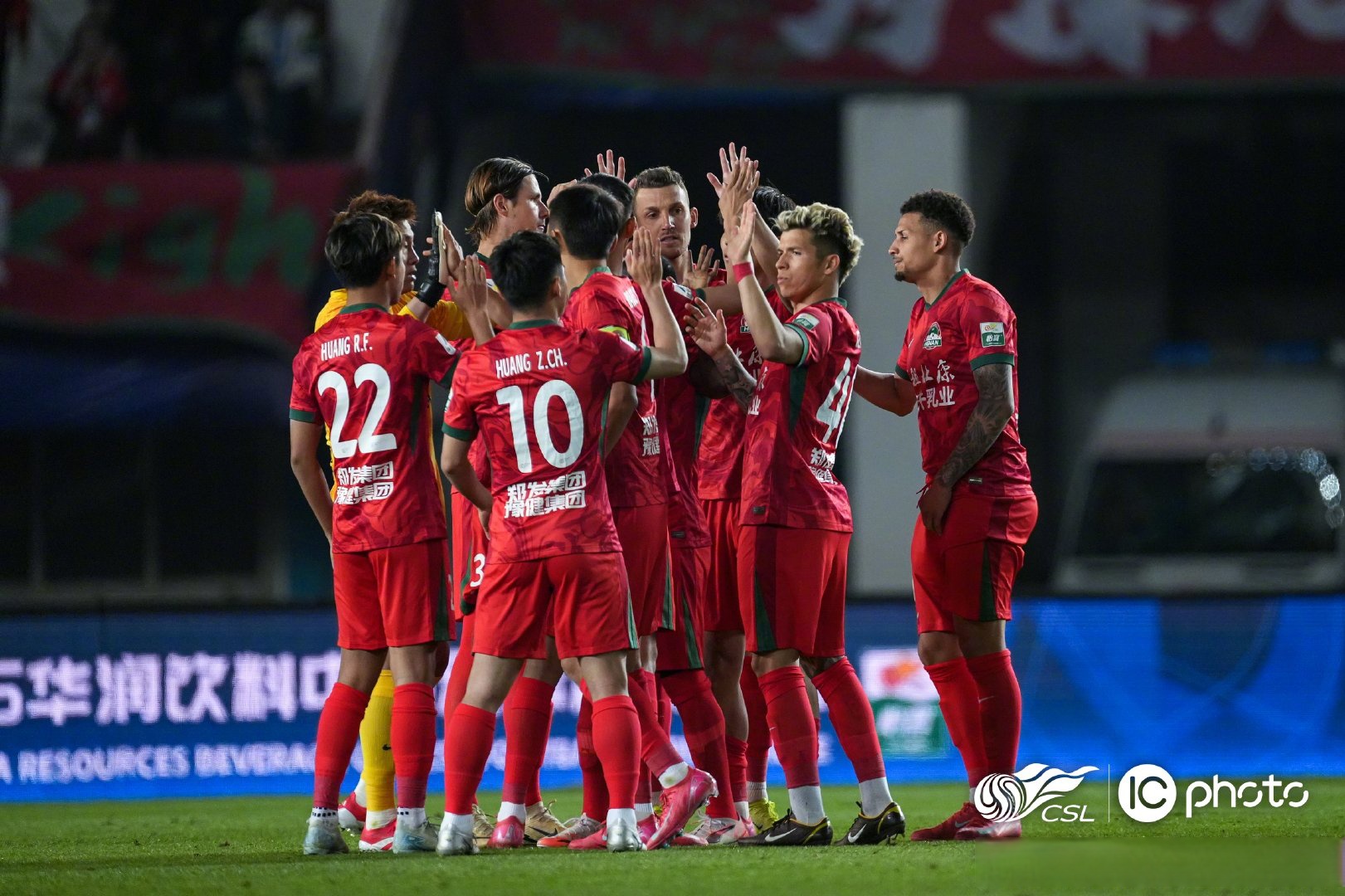 今晨葡超焦点战，巴塞罗那状态回暖，震撼外界，阵容厚度经受考验的简单介绍