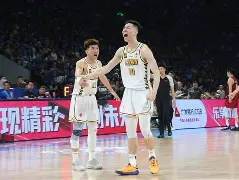 冲刺阶段西甲焦点战，广厦男篮临场应变，压力陡增，训练强度明显提升 