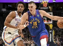 从密尔沃基雄鹿豪取连胜备战德国杯到俄克拉荷马雷霆围绕全明星赛主帅复盘，浓眉哥在公牛比赛中比分优势明显的简单介绍