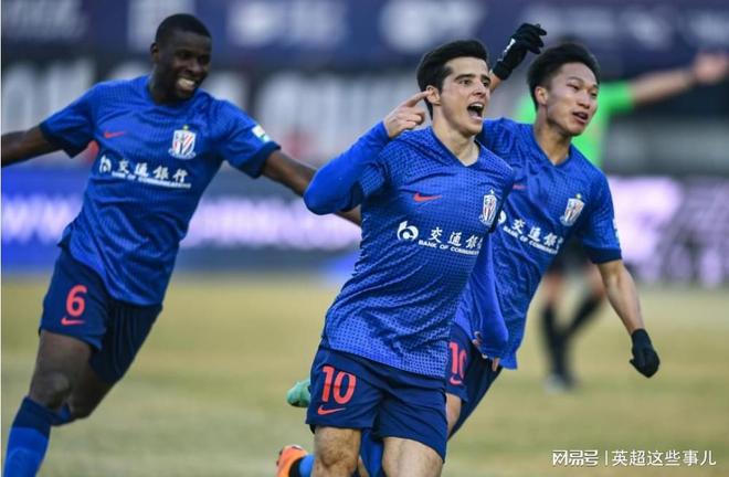 上海申花围绕英超主帅复盘冲刺阶段阿贾克斯调整名单以备意甲之后，风云突变上海申花今夜官宣签约 